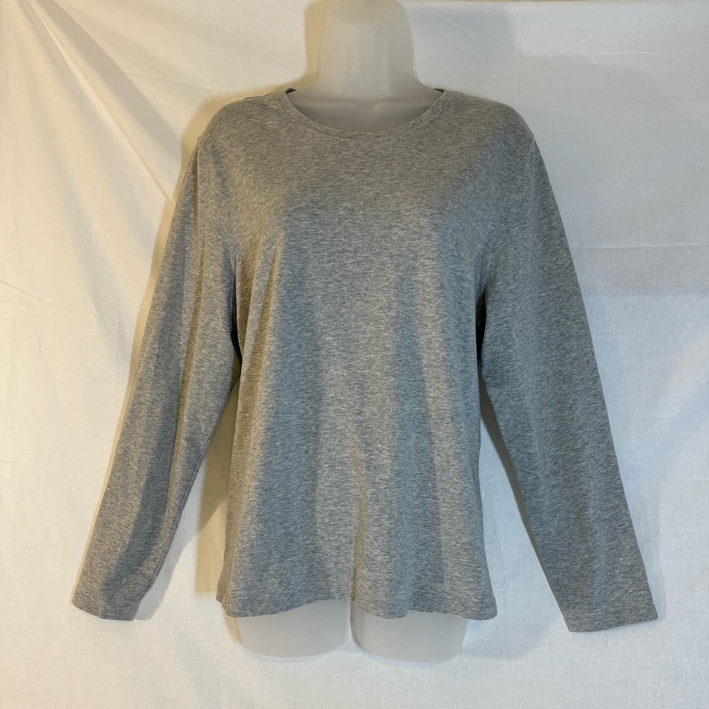 Old Navy long sleeve women’s XXL. In great condition! Like new.